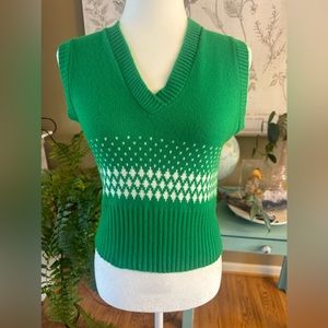 Vintage green sweater vest by Jacqueline knitwear inc.
